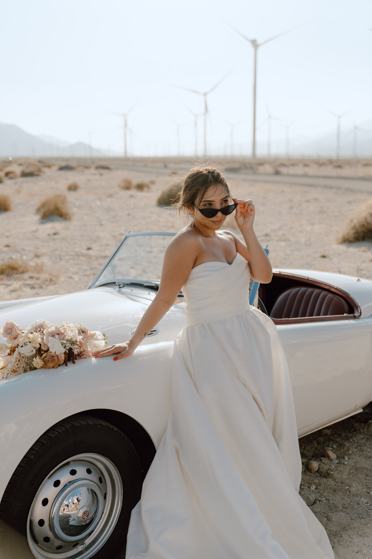 Bridal-Portraits-Palm-Springs-Vintage-Car-Windmills-20
