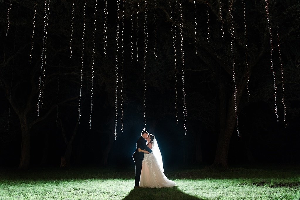 The Oaks at Boerne Wedding Photos by Allison Jeffers Photography_0154