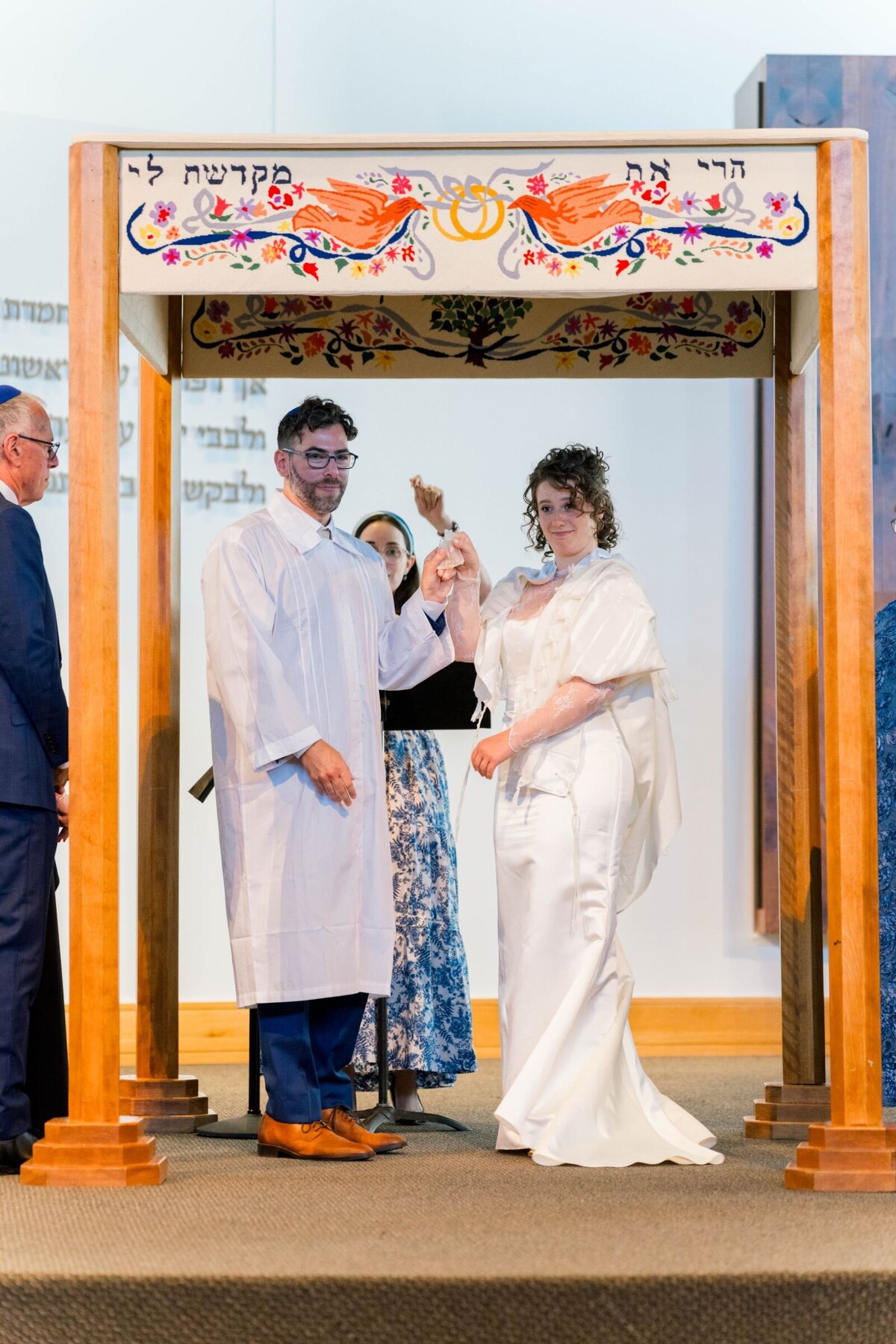 Eliana-Melmed-Photography-Chicago-LosAngeles-Jewish-WeddingPhotography-ShulaNoah-Chuppah-00103