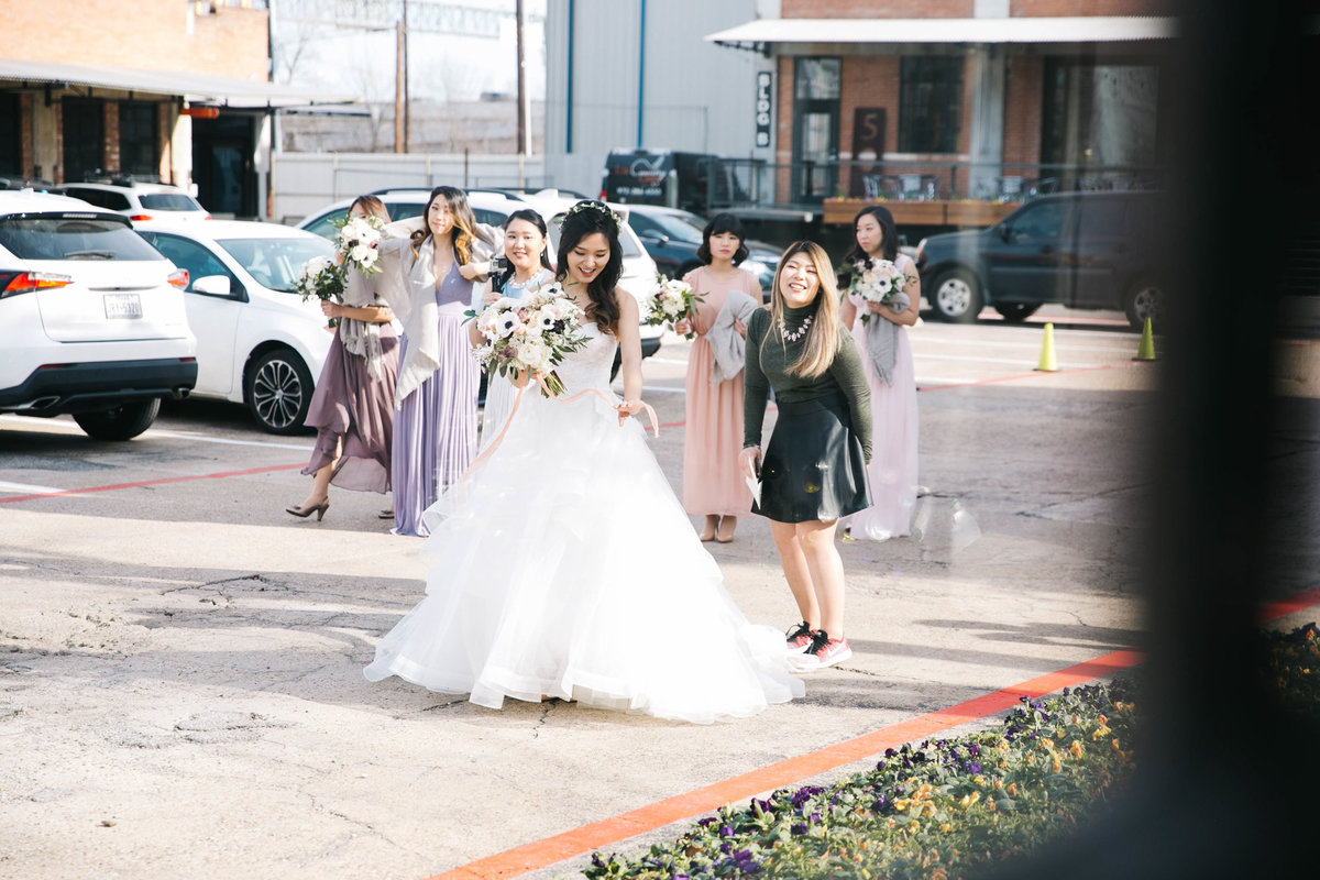 Dallas-Downtown-wedding-at-Hickory-Street-Annex-by-Julia-Sharapova-Photographer-48
