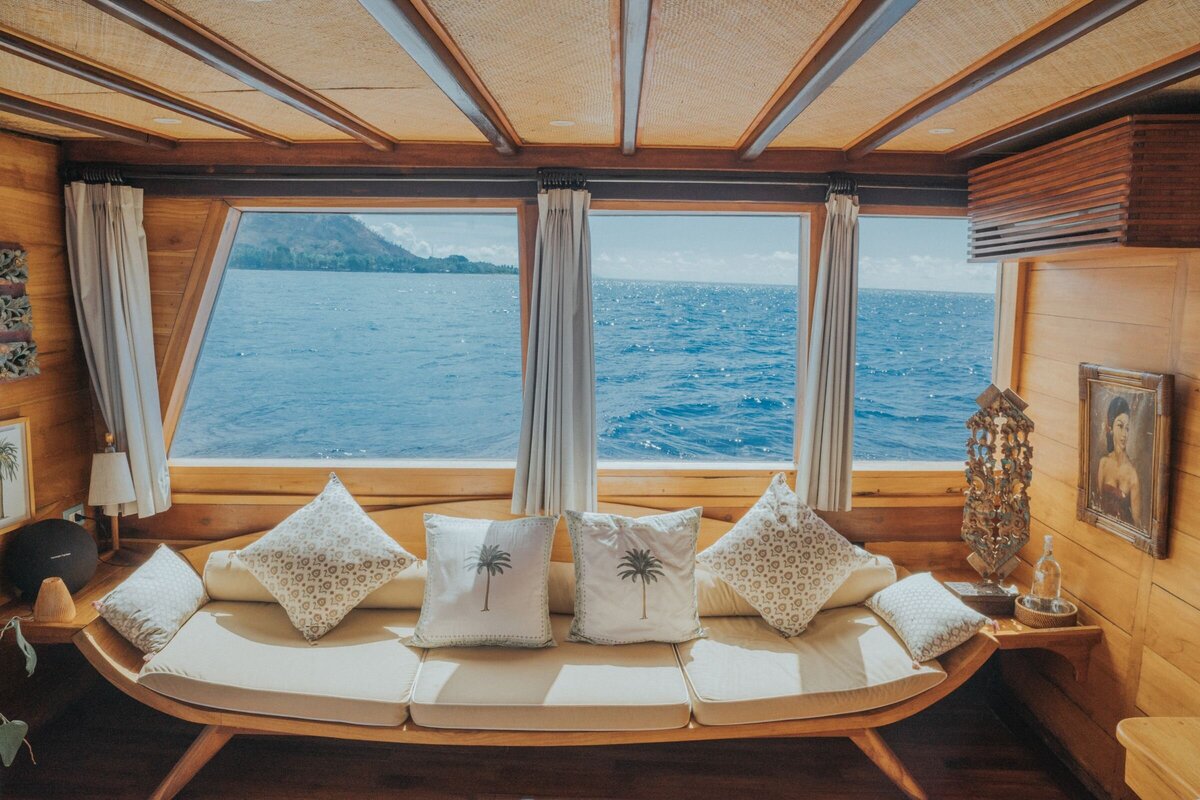 Magia II Luxury Yacht Charter Komodo Putri Duyung 0013