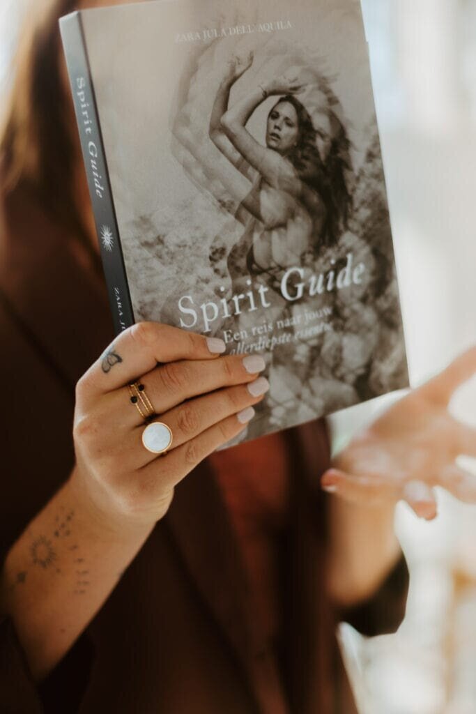 Spirit-Guide-boek-Zara-Jula-