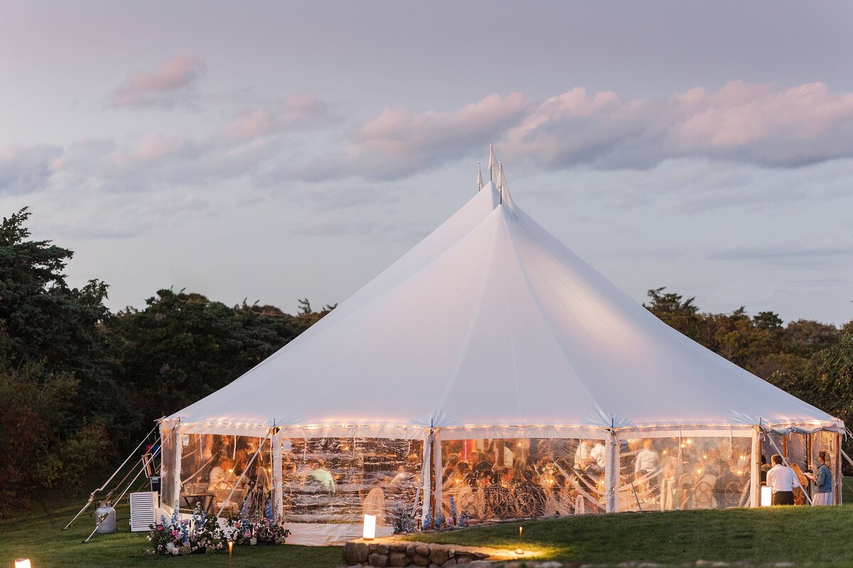 backyard-tent-wedding-photographer-nantucket-island_0053