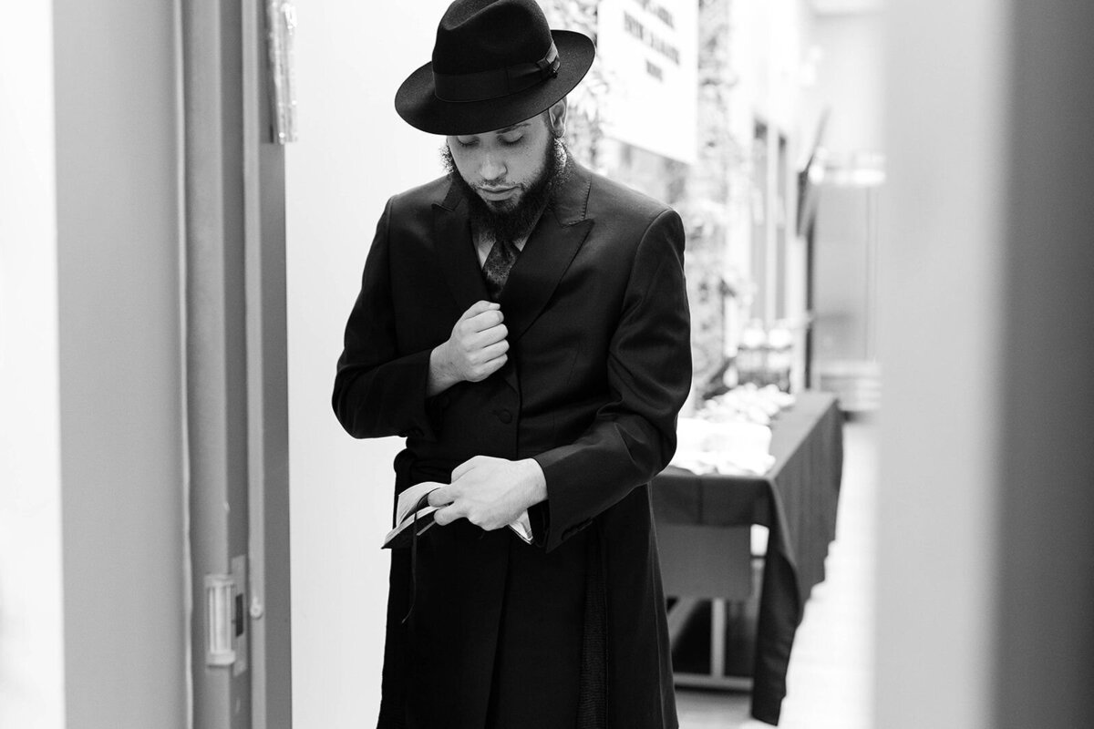 Eliana-Melmed-Photography-Chicago-LosAngeles-Jewish-WeddingPhotographer-CarmiKalman-Tisch-00047