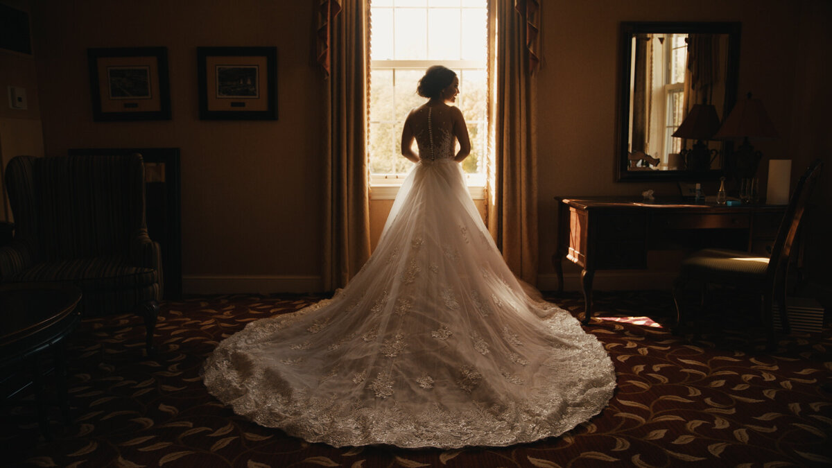 Dearborn Inn Wedding Photo Moment Bride