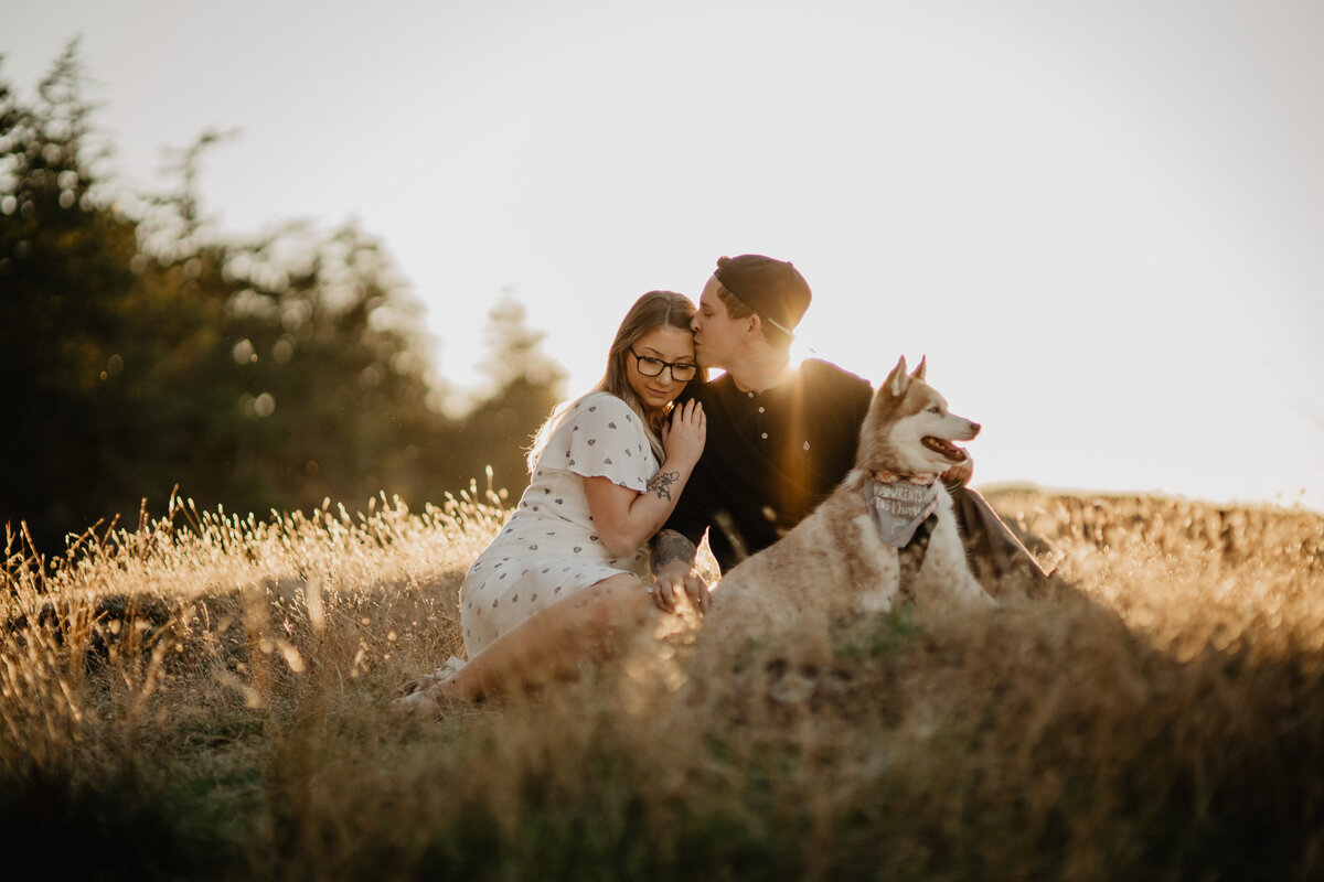 Golden Hour Summer Engagement Session Nanaimo_01