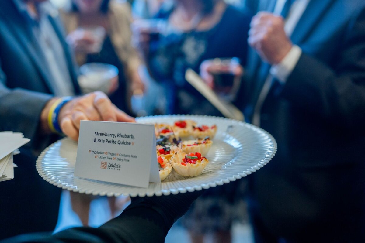 Eliana-Melmed-Photography-Chicago-LosAngeles-Jewish-WeddingPhotography-ShulaNoah-CocktailHour-00049