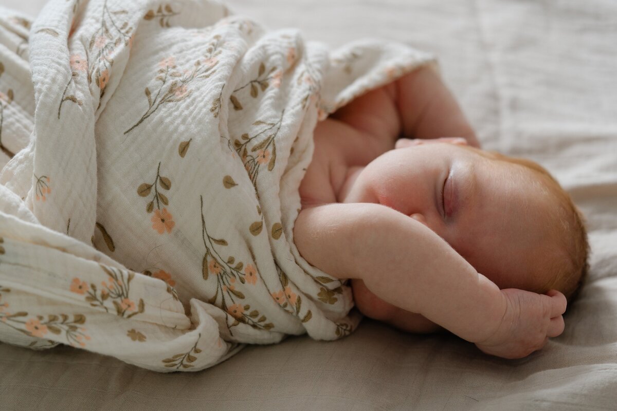 Candid-Newborn-Photos-in-Hartford-6