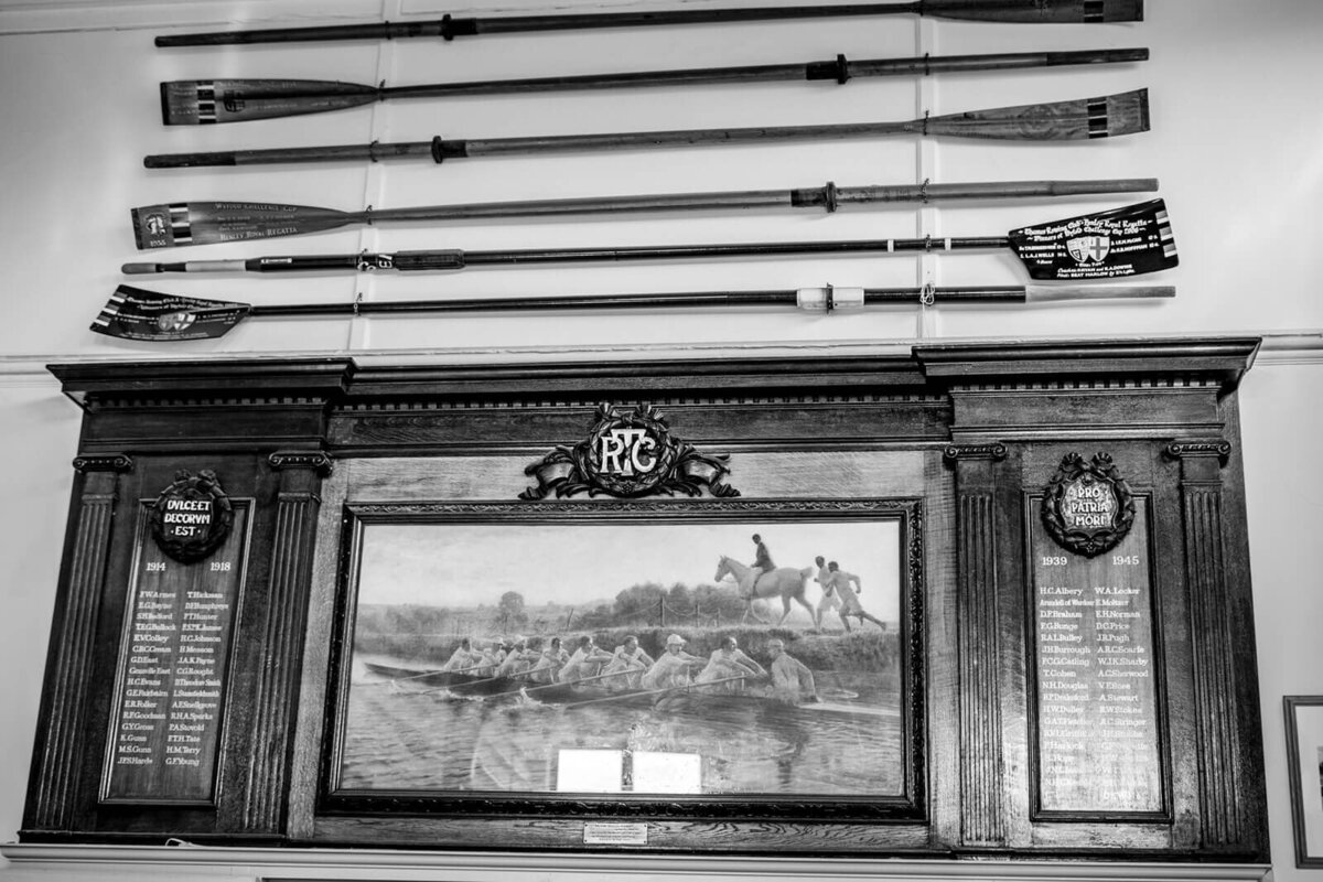 Thames Rowing Club interior, Sign with oars on wall