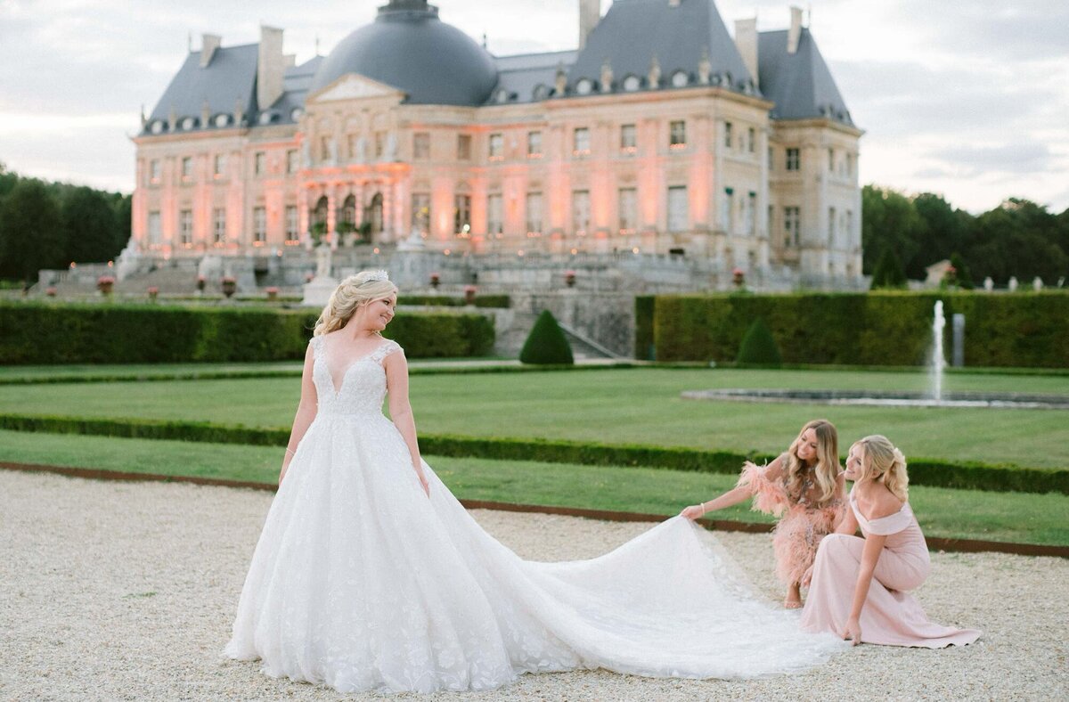 Chateau Vaux Le Vicomte Fairytale Destination Wedding in France -17