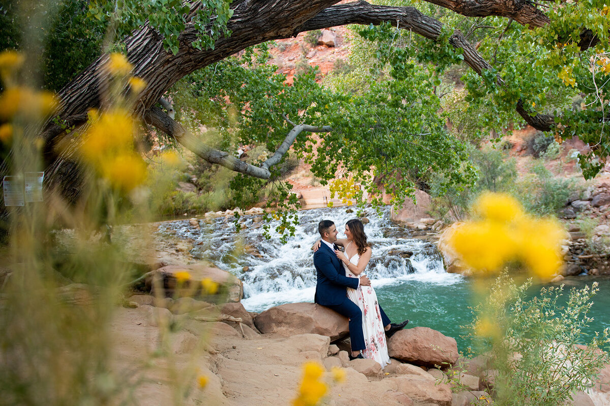 zion-national-park-engagement-photographer-wild-within-us (65)