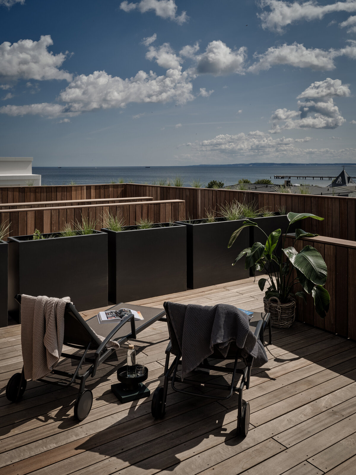 Penthouse-Dachterrasse-mit-Meerblick