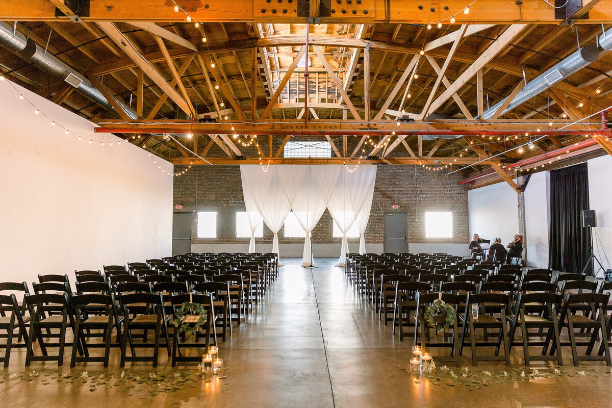 Warehouse-215-wedding-by-Leslie-Ann-Photography-00053