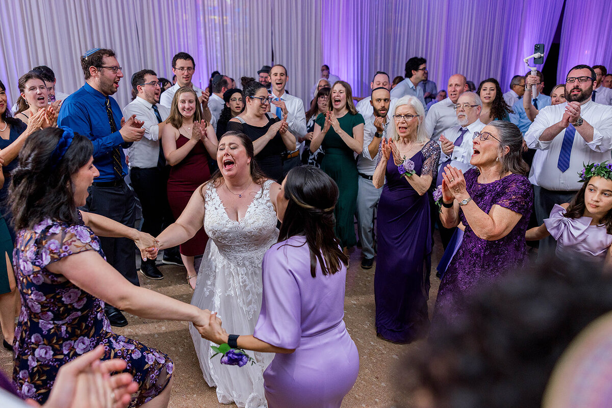 Eliana-Melmed-Photography-Chicago-LosAngeles-Jewish-WeddingPhotography-ElianaSklar-Simcha-00016
