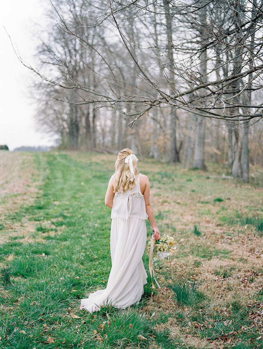 Graceful_Countryside_Fine_Art_Bridal_Maryland_Wedding_Megan_Harris_Photography-60