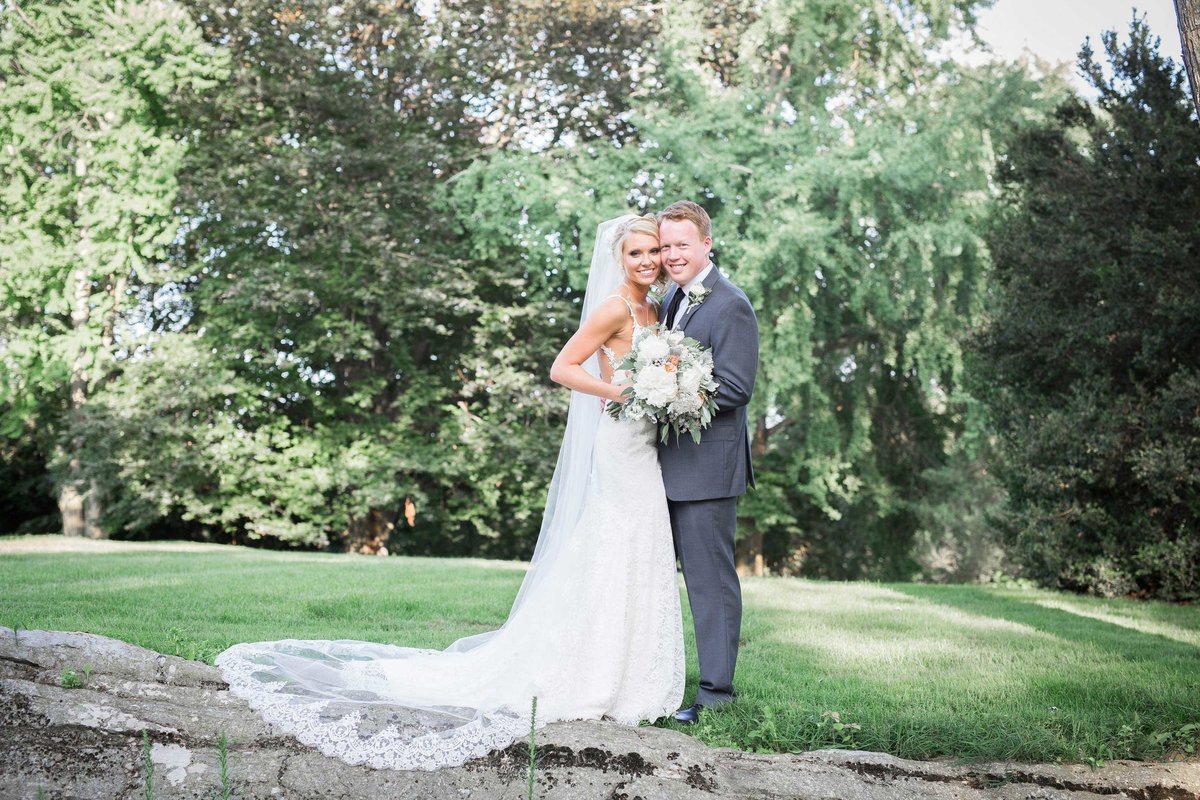 contact-bride-groom_20143457493_o[1]