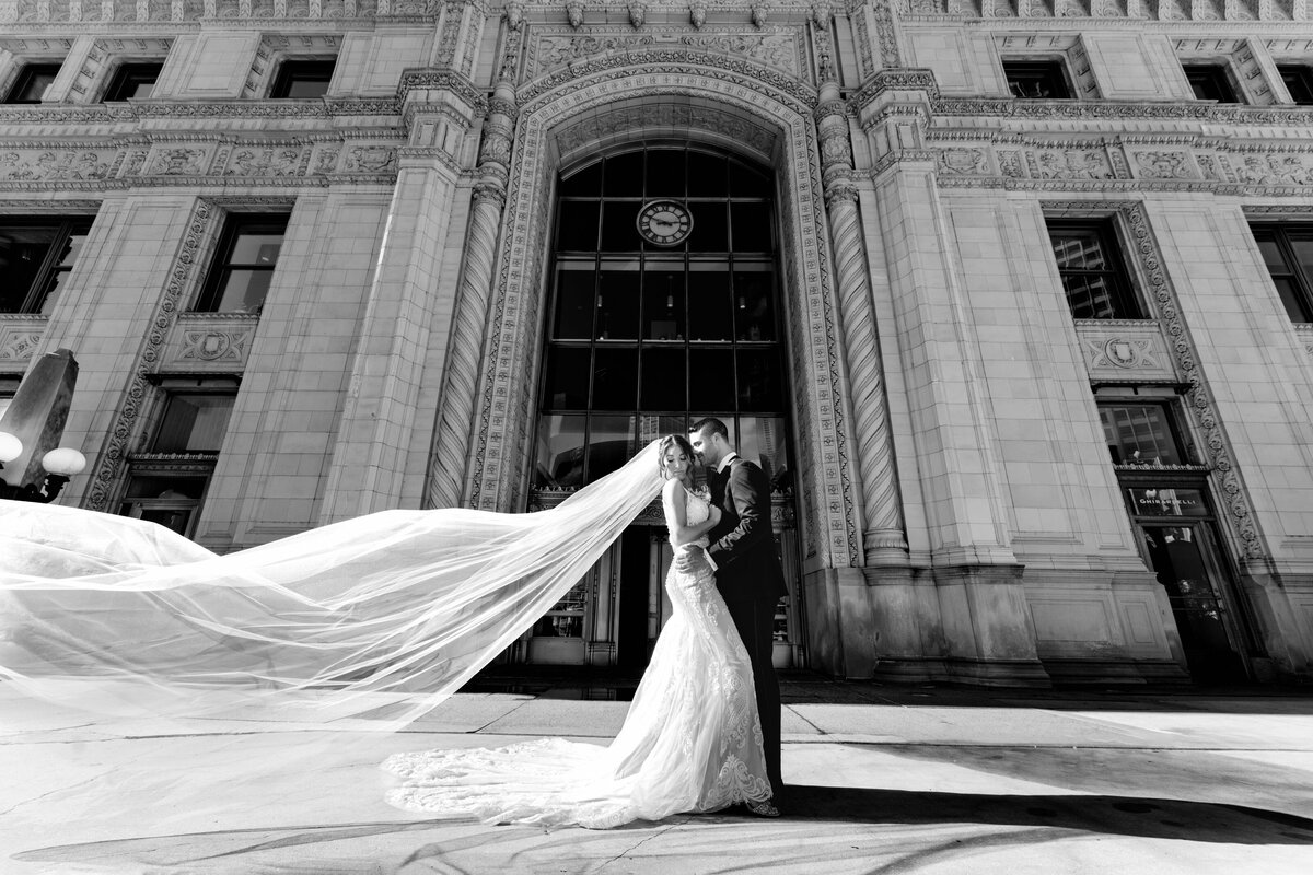 Aspen-Avenue-Chicago-Wedding-Photographer-Fairlie-simply-elegant-xo-anna-held-floral-studio-tamara-makeup-rustic-modern-hocky-fun-hype-elegant-Chicago-Loft-industrial-Romantic-XO-Art-And-Design-FAV-73
