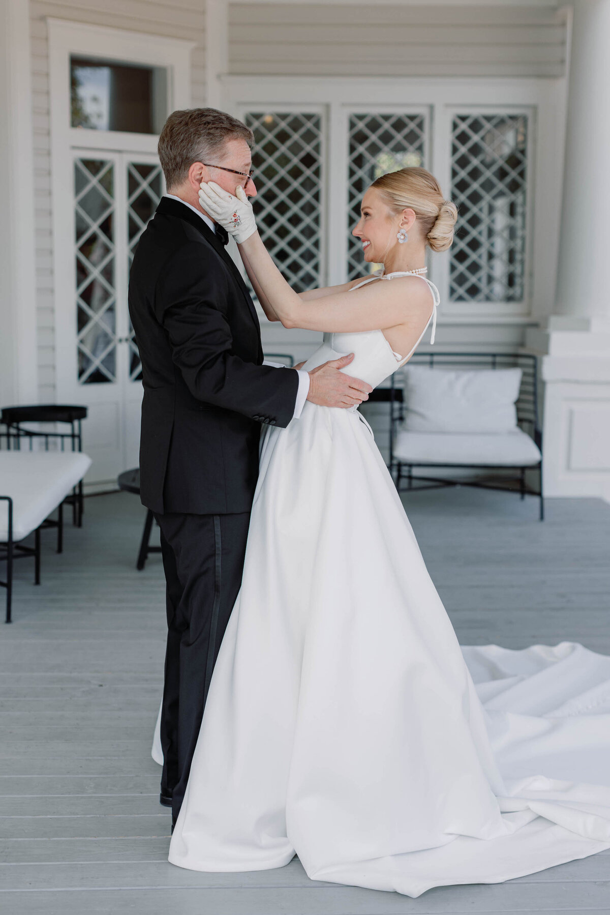 father-of-the-bride-and-bride-first-look-texas-3