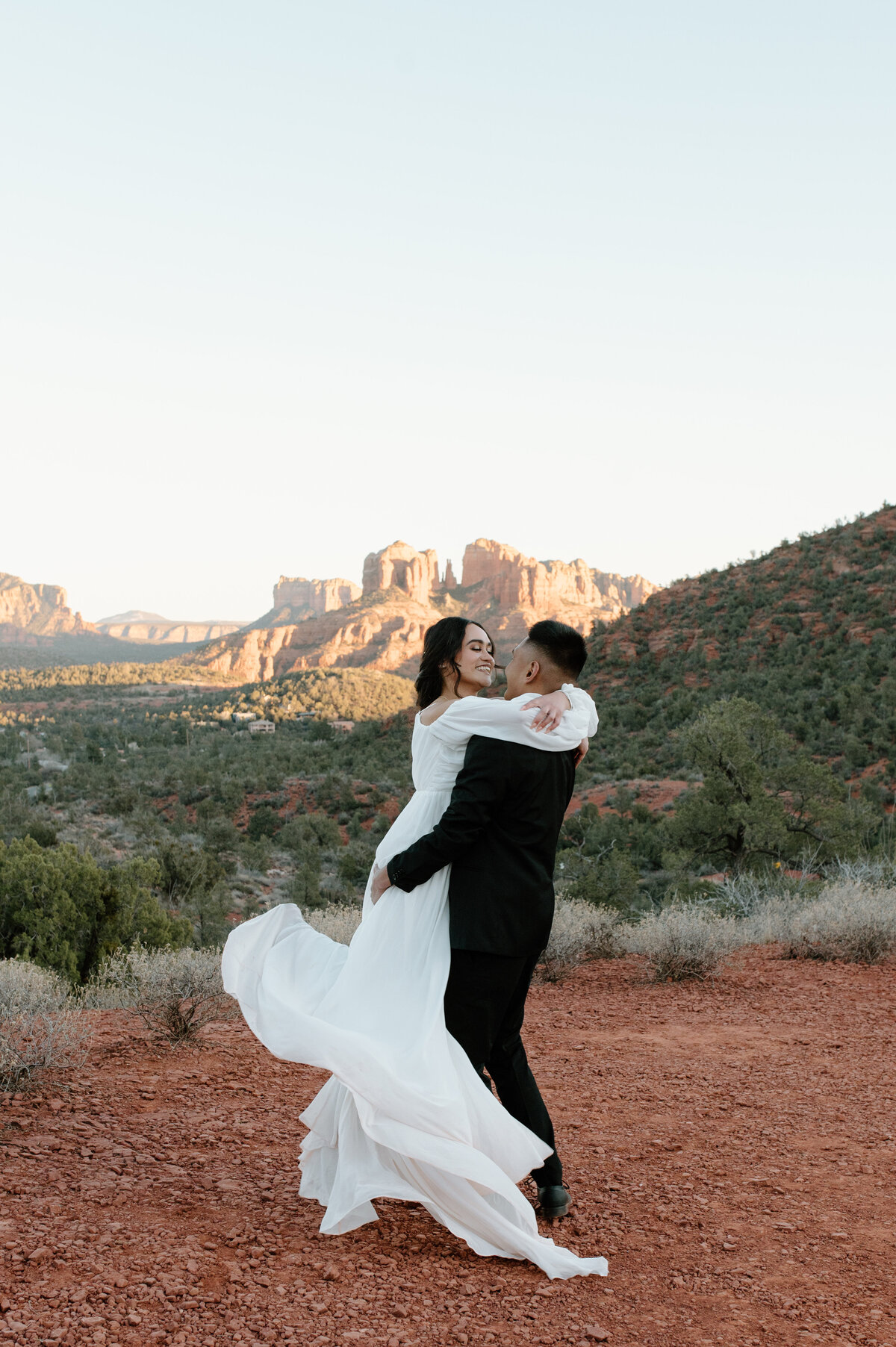Sunset elopement portraits in Sedona, Arizona