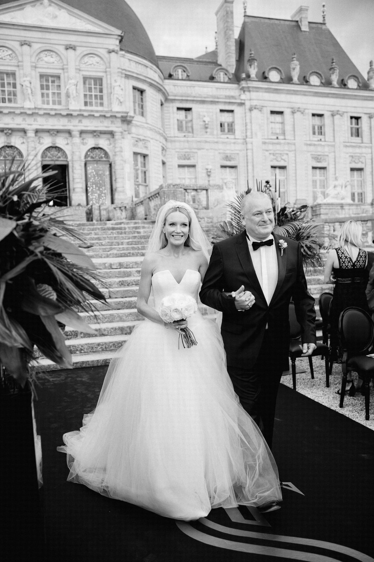 vaux-le-vicomte-luxury-wedding-phototographer-in-paris (8 of 56)