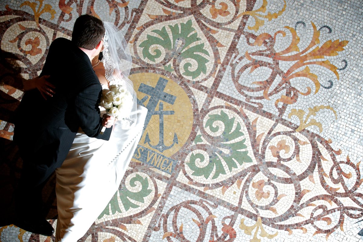 Bridal Portrait with the beautiful mosaic floor under the Golden Dome at Notre Dame