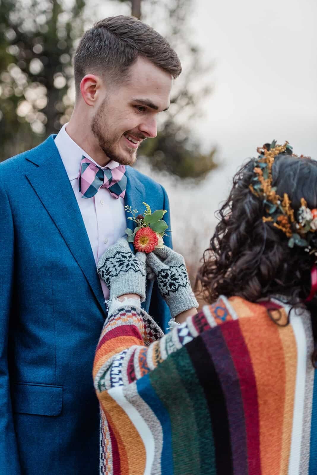 fall-sawtooth-mountains-intimate-wedding