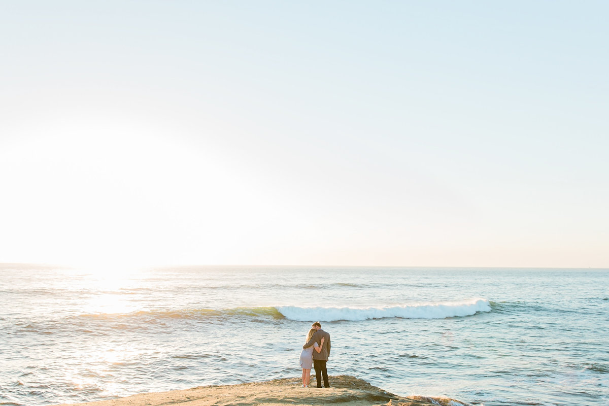 babsie-ly-photography-surprise-proposal-photographer-san-diego-california-sunset-cliffs-epic-scenery-010