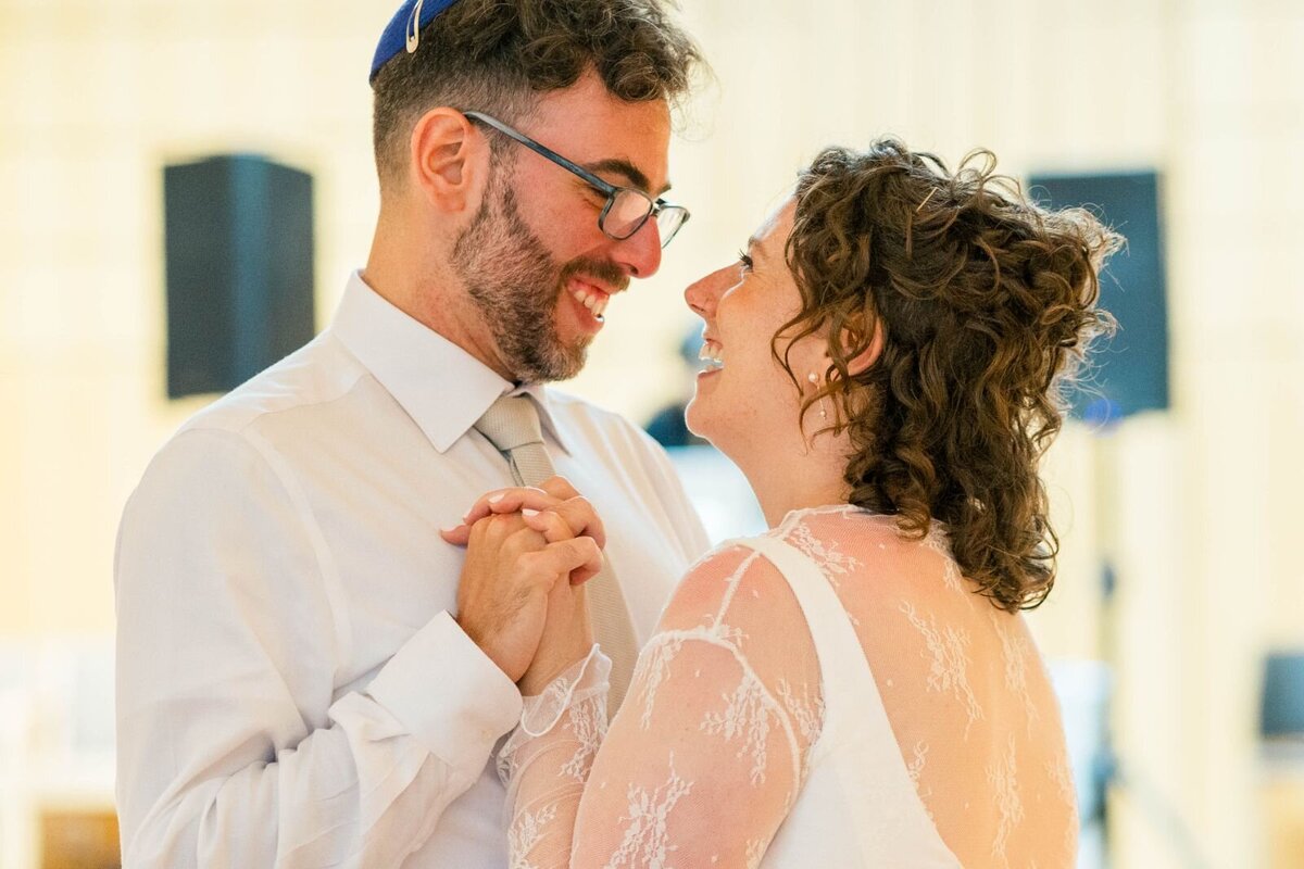 processed_ElianaMelmedPhotography_JewishWeddingPhotographer_ShulaNoah_Dancing-231