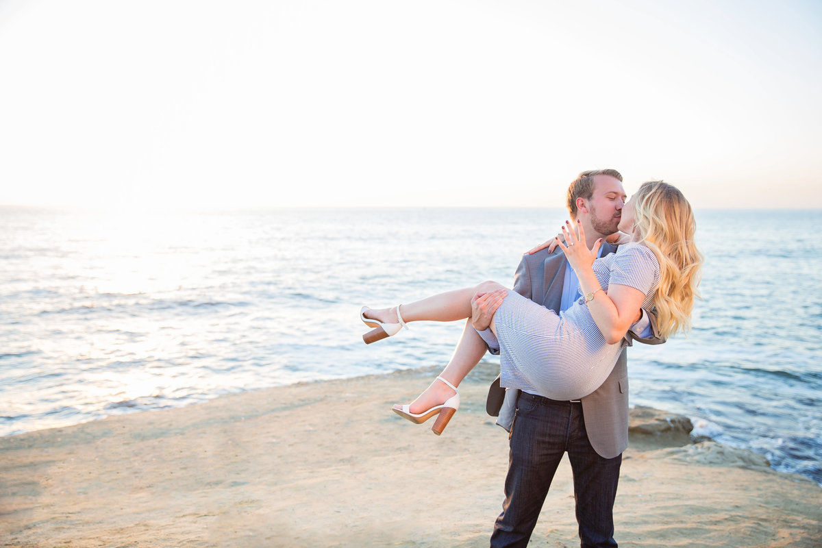 babsie-ly-photography-surprise-proposal-photographer-san-diego-california-sunset-cliffs-epic-scenery-013