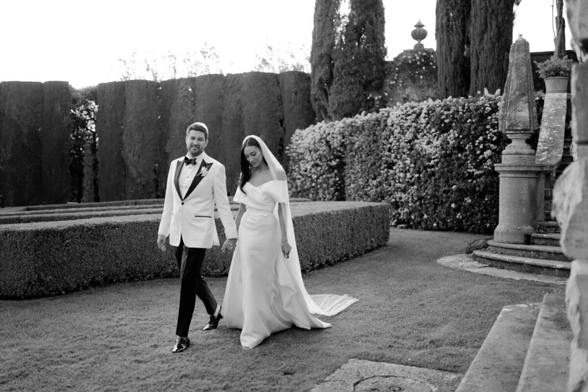 Flora_And_Grace_La_Foce_Tuscany_Editorial_Wedding_Photographer-594