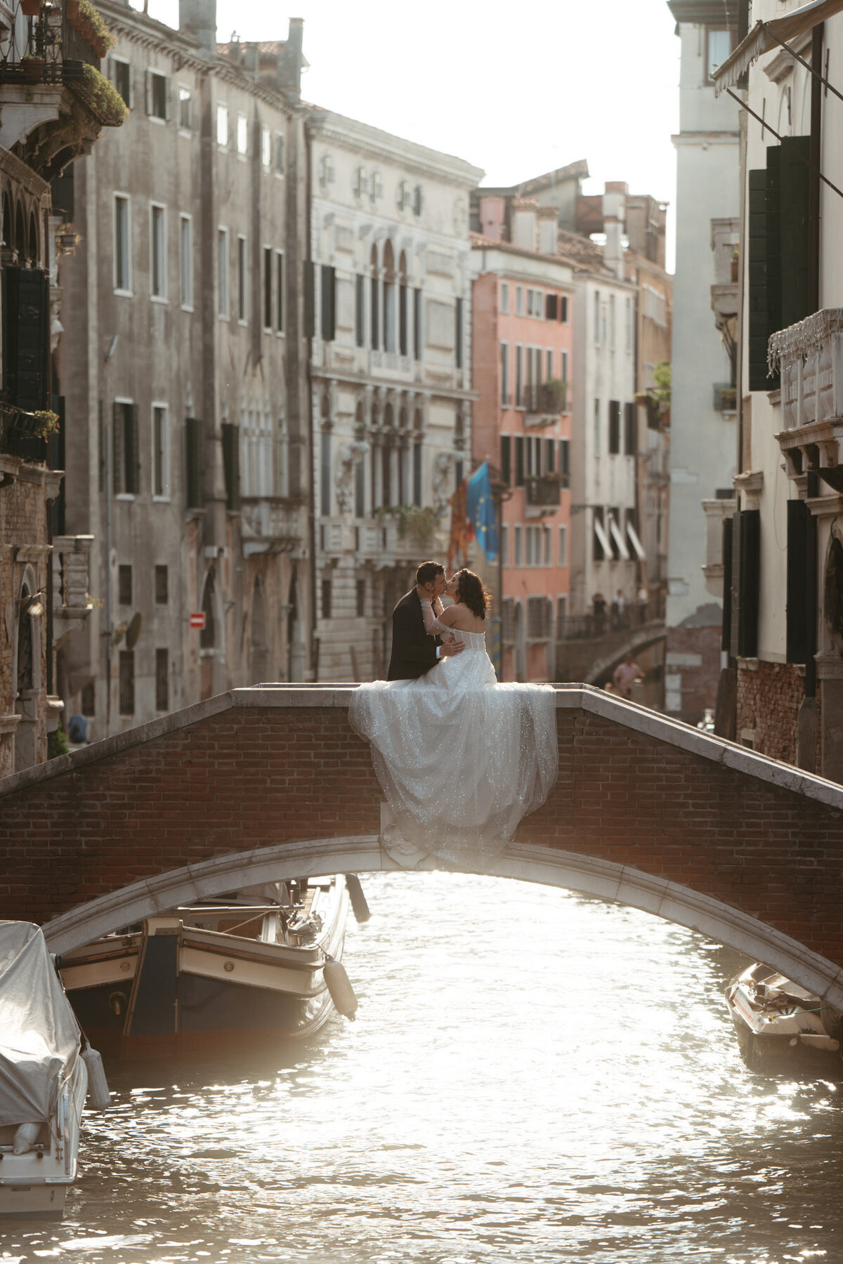 the_chaffins_international_destination_wedding_elopement_photographers_sammie_chaffin_micah_editorial_adventure_photos_travel_venice_italy_16