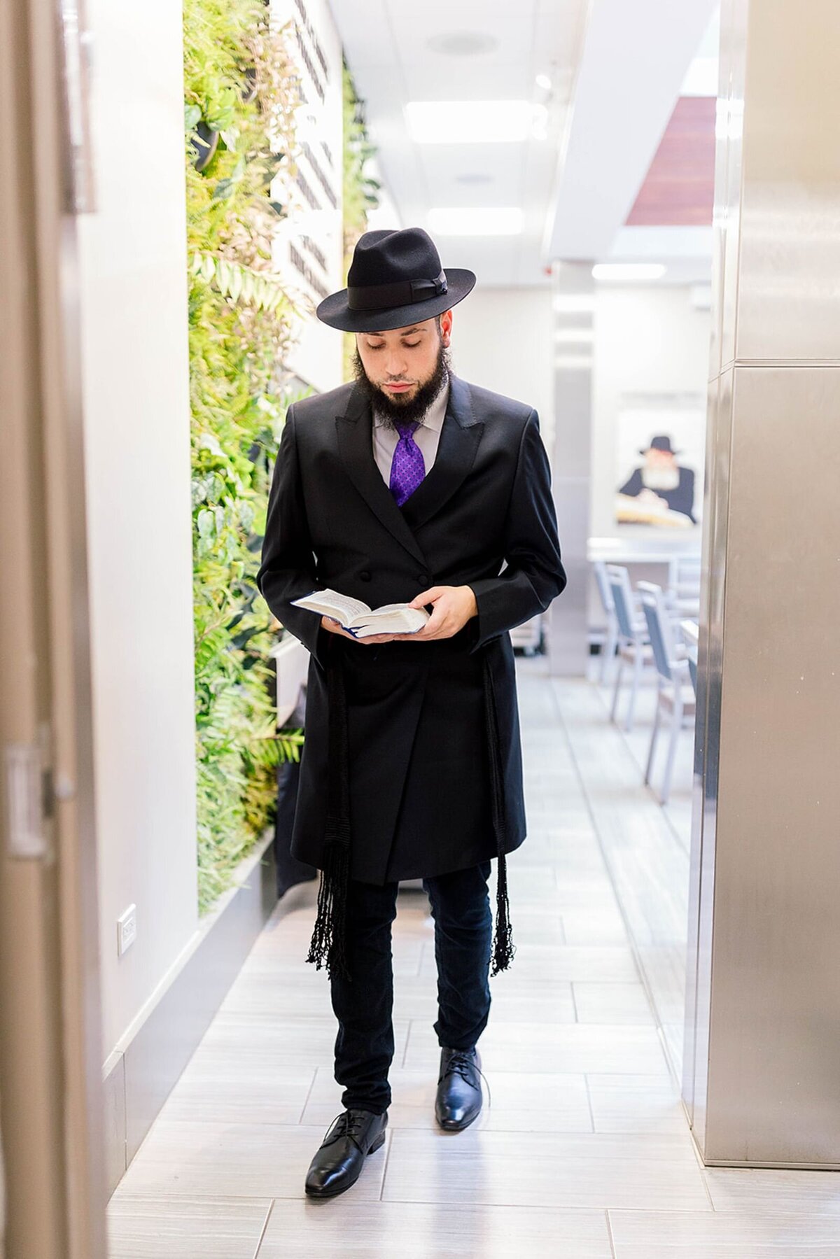Eliana-Melmed-Photography-Chicago-LosAngeles-Jewish-WeddingPhotographer-CarmiKalman-Tisch-00037