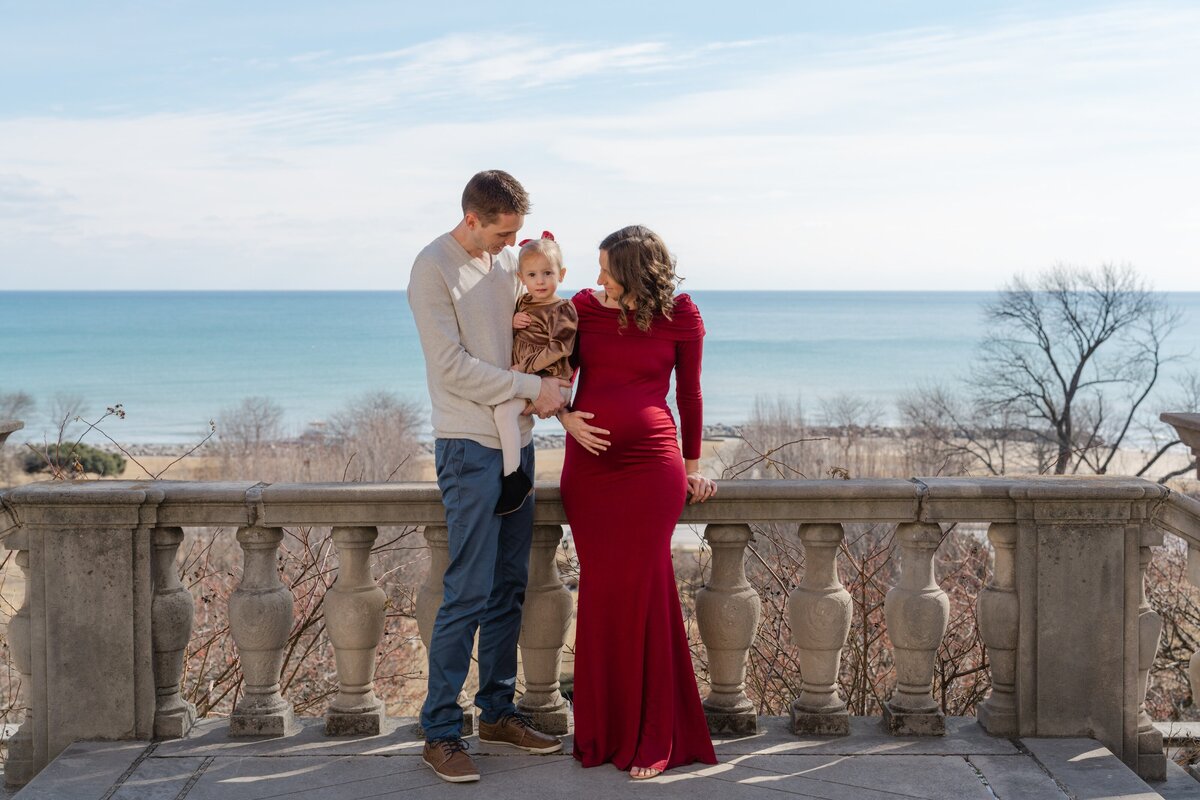 Maternity_Photography_at_Villa_Terrace_in_Milwaukee-9
