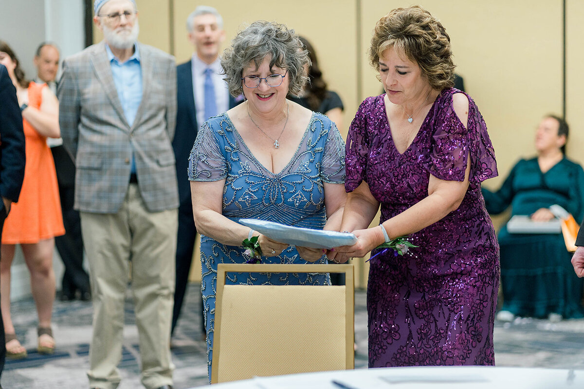 Eliana-Melmed-Photography-Chicago-LosAngeles-Jewish-WeddingPhotography-Ketubah-00083