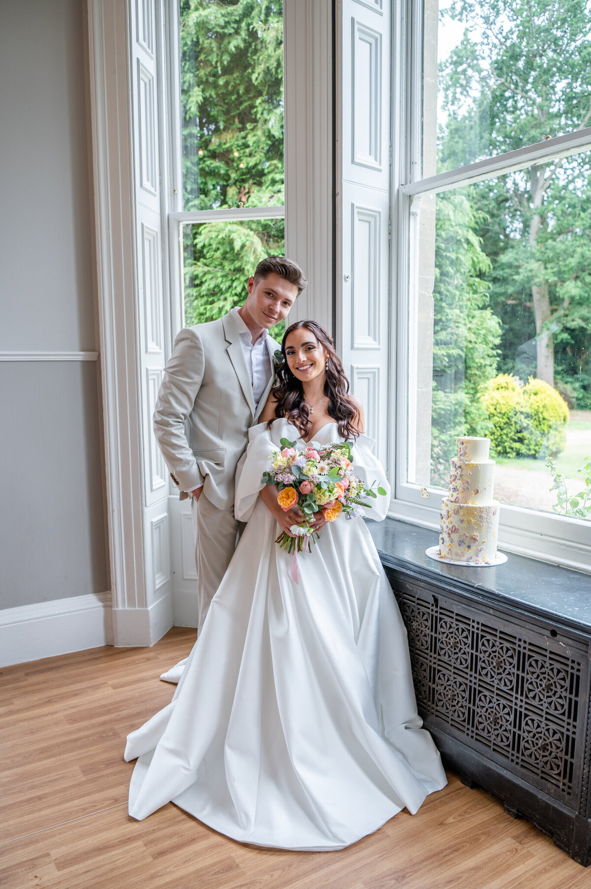 Chloe Bolam - UK Wedding and Engagment Photographer - Swanbourne House Wedding Venue Milton Keynes - Destination Wedding in the UK - 2