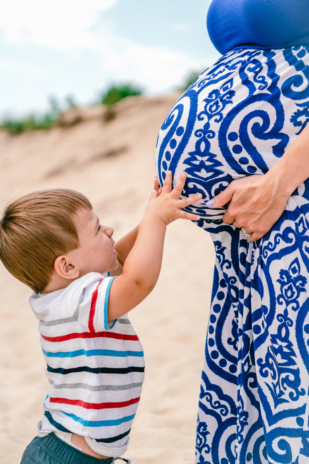 salisbury-beach-state-reservation-maternity-session-2