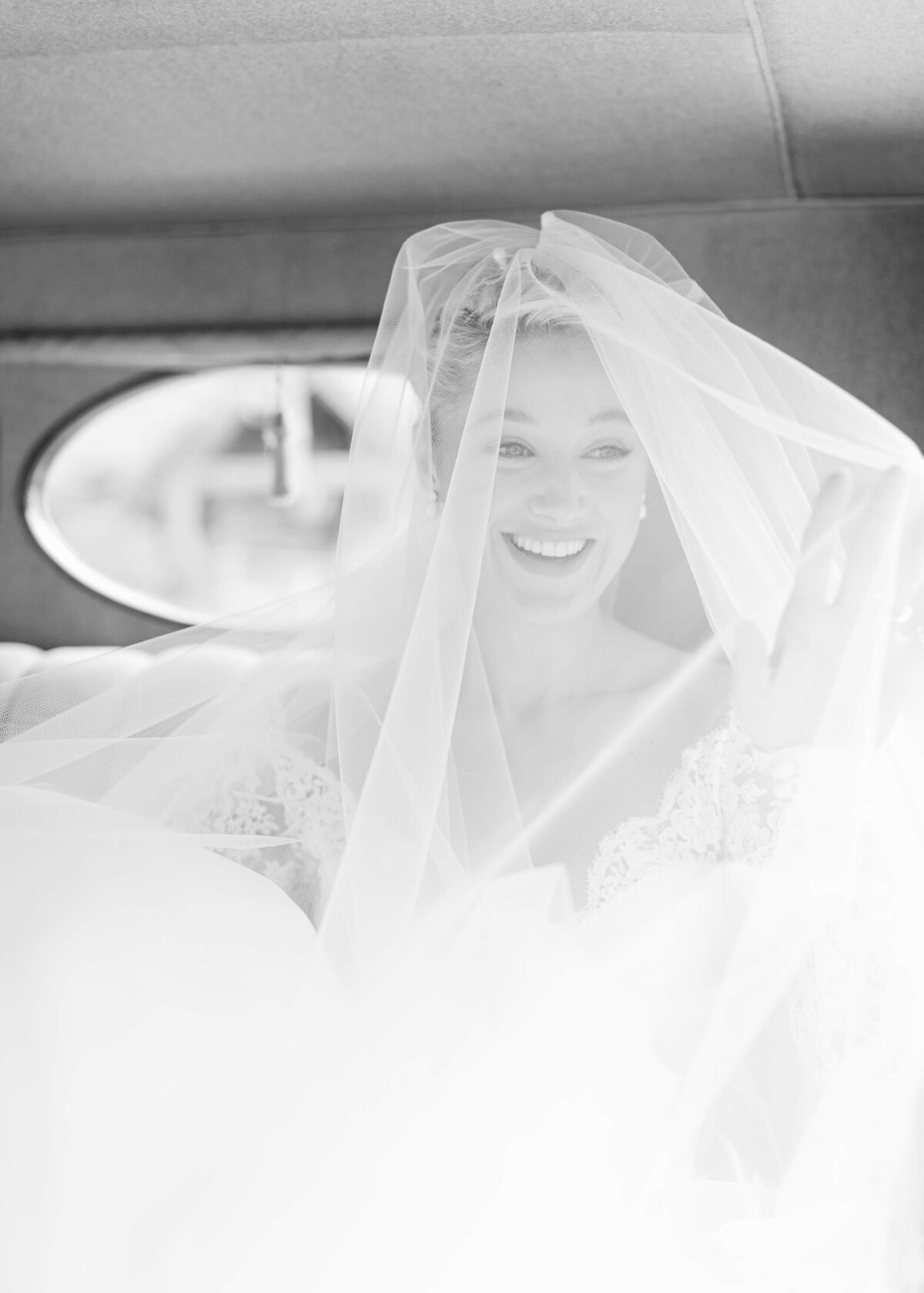 chloe-winstanley-weddings-bride-veil-rolls-royce