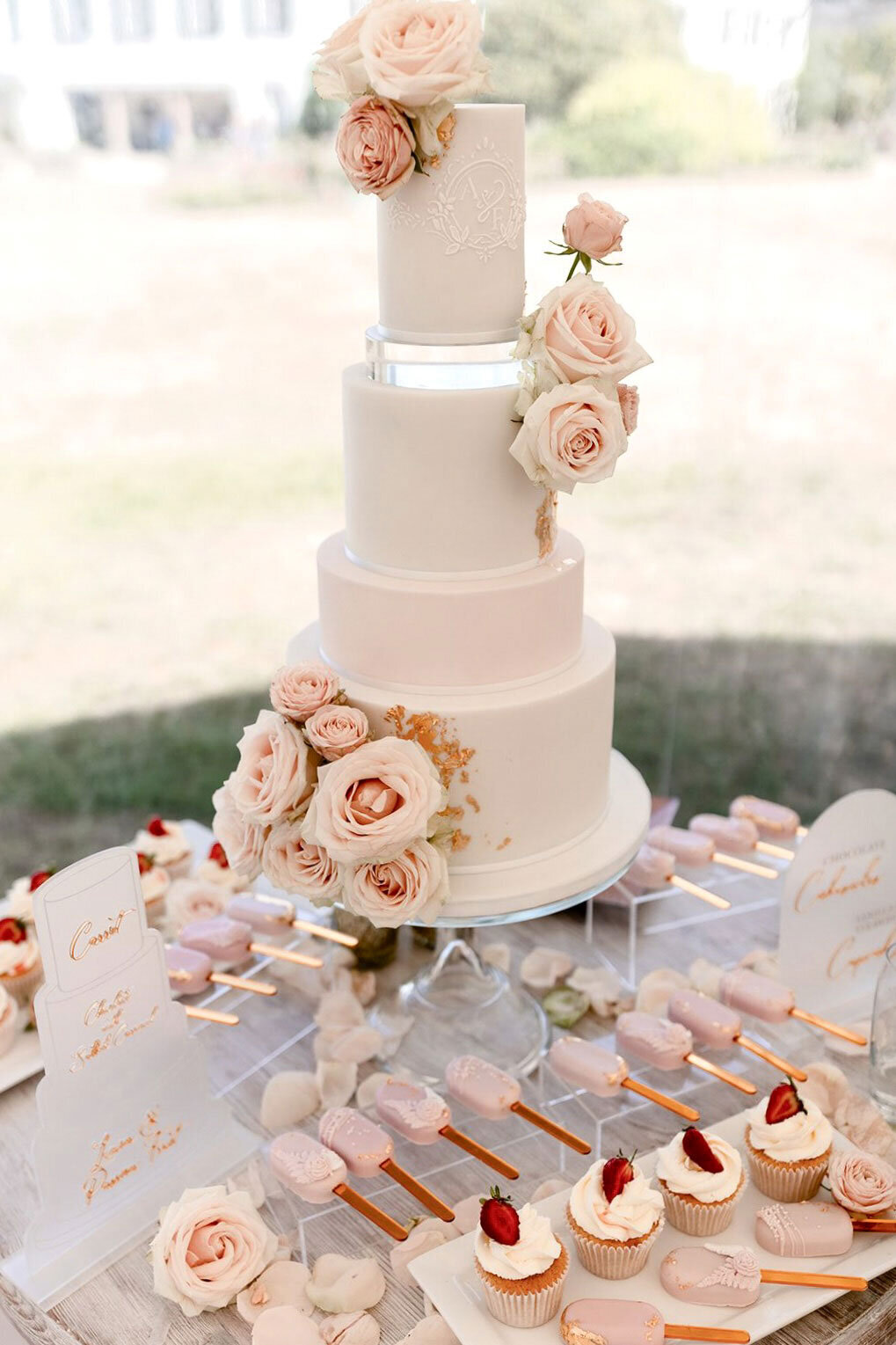 jersey-marquee-wedding-cake
