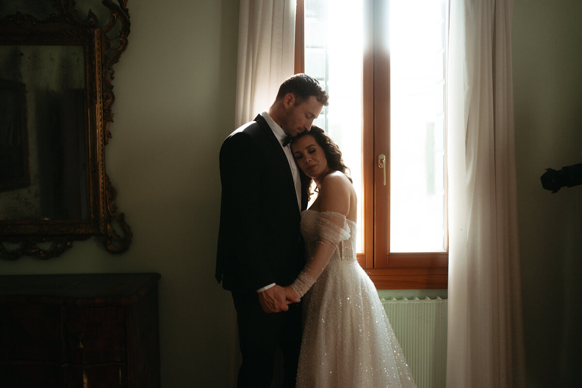 the_chaffins_international_destination_wedding_elopement_photographers_sammie_chaffin_micah_editorial_adventure_photos_travel_venice_italy_7