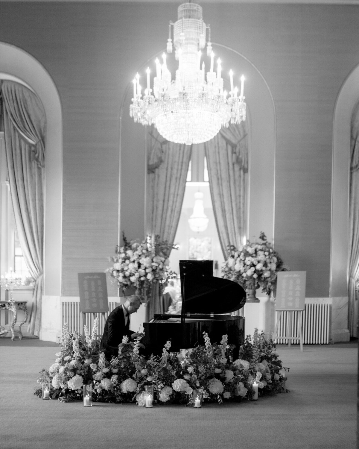 piano-floral-installation-wedding-design