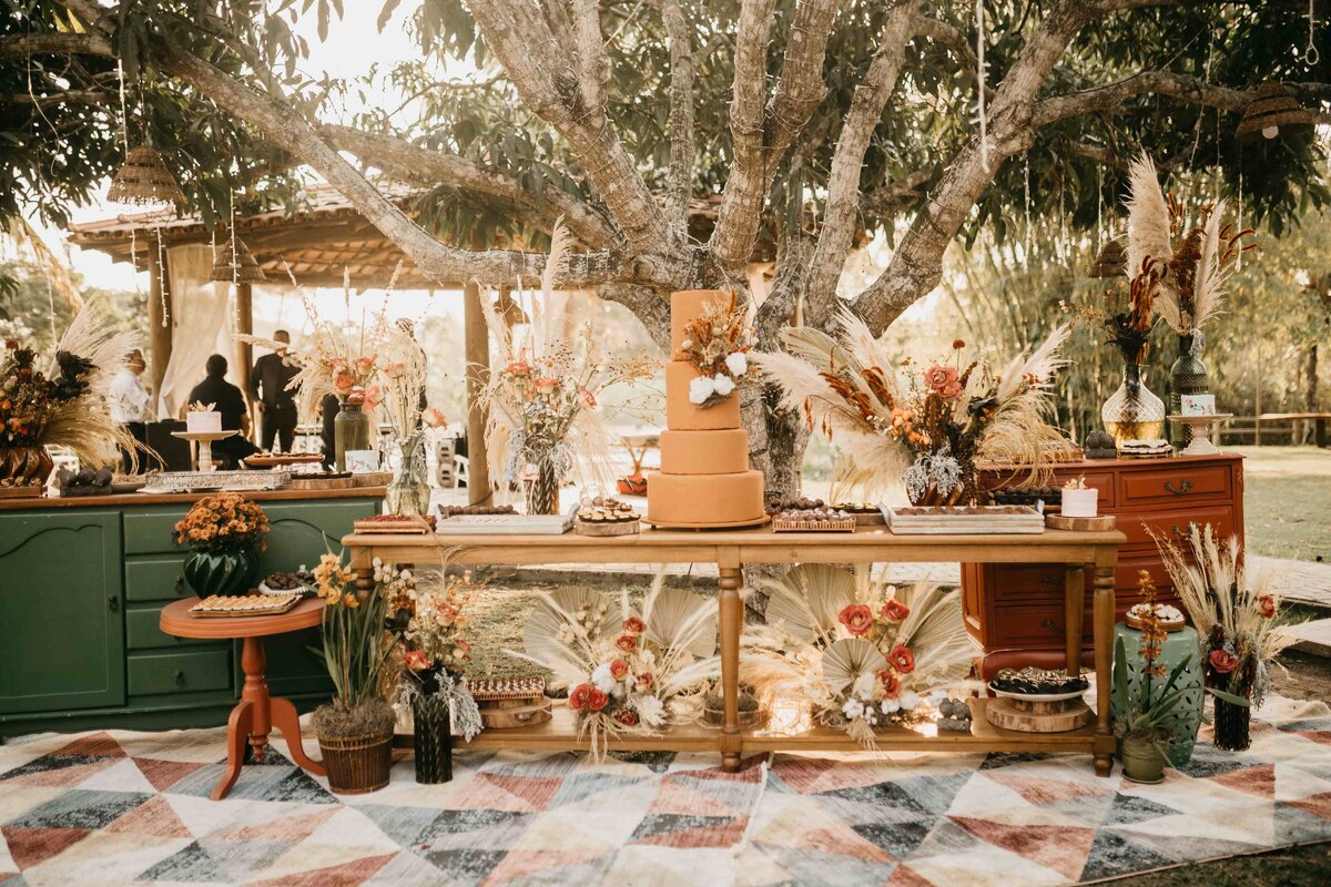 boho-outdoor-decor-setup