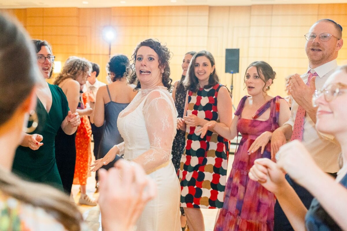 processed_ElianaMelmedPhotography_JewishWeddingPhotographer_ShulaNoah_Dancing-269