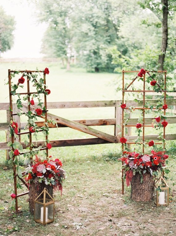 red wedding ceremony flowers