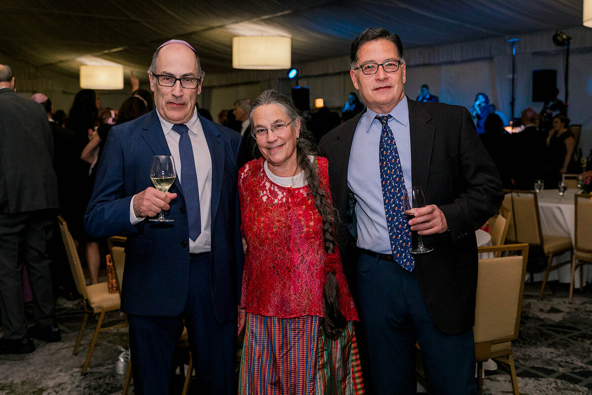 Eliana-Melmed-Photography-Chicago-LosAngeles-Jewish-WeddingPhotography-Dancefloor-00114