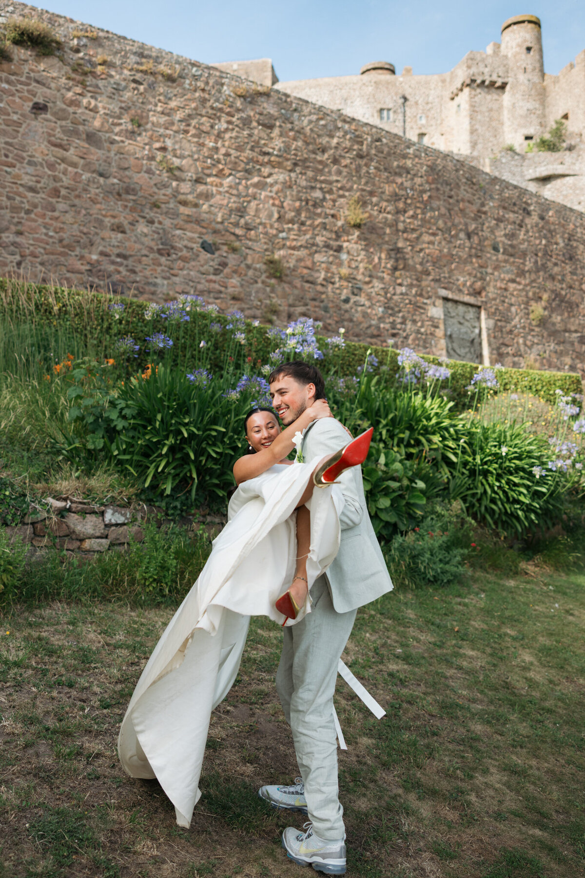gorey castle Mont Orgueil Castle jersey channel islands wedding photographer ivana king - 233