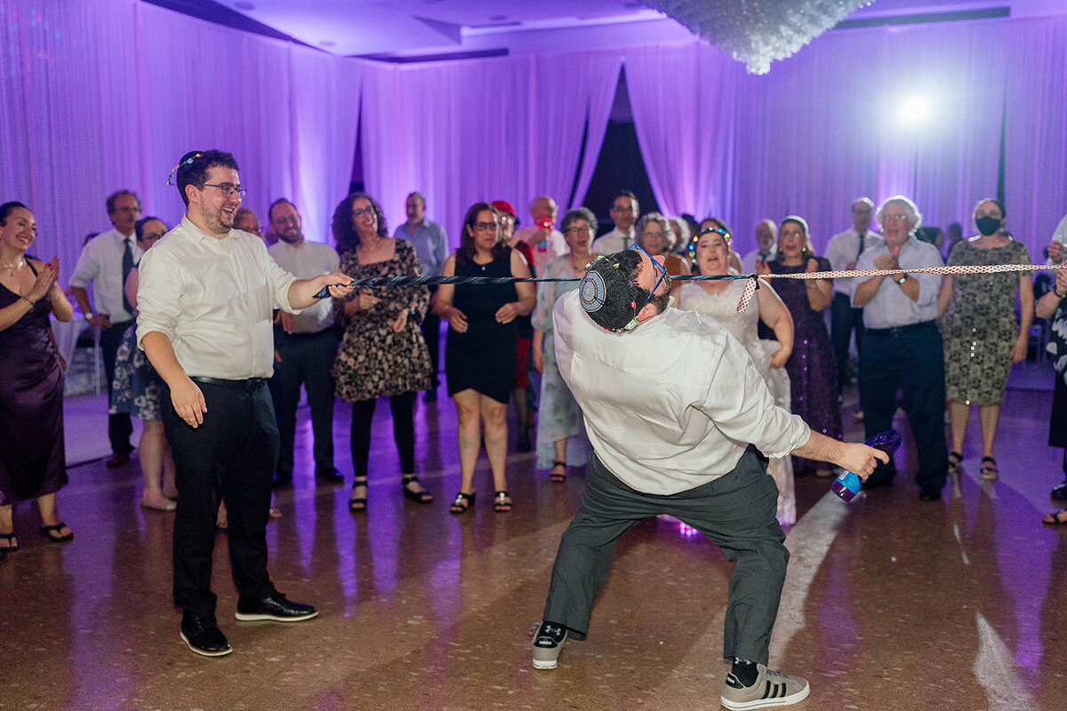 Eliana-Melmed-Photography-Chicago-LosAngeles-Jewish-WeddingPhotography-ElianaSklar-DanceFloor-00203