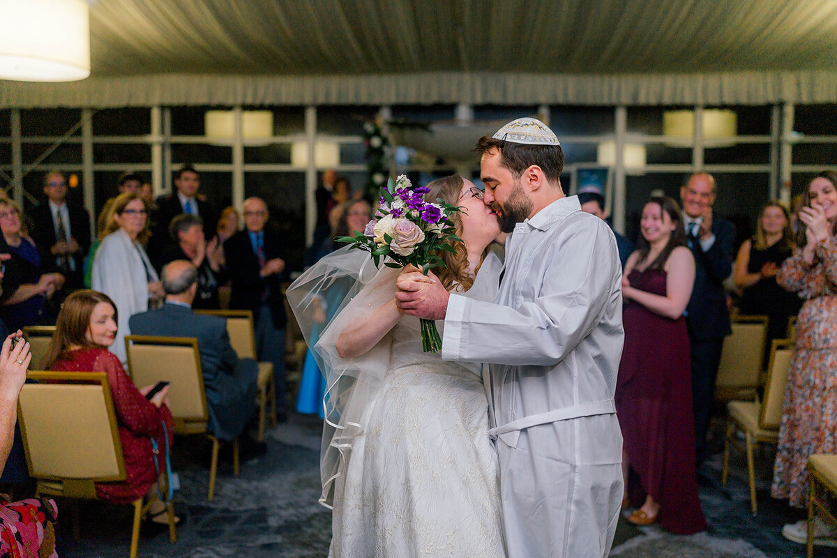 Eliana-Melmed-Photography-Chicago-LosAngeles-Jewish-WeddingPhotography-Chuppah-00259