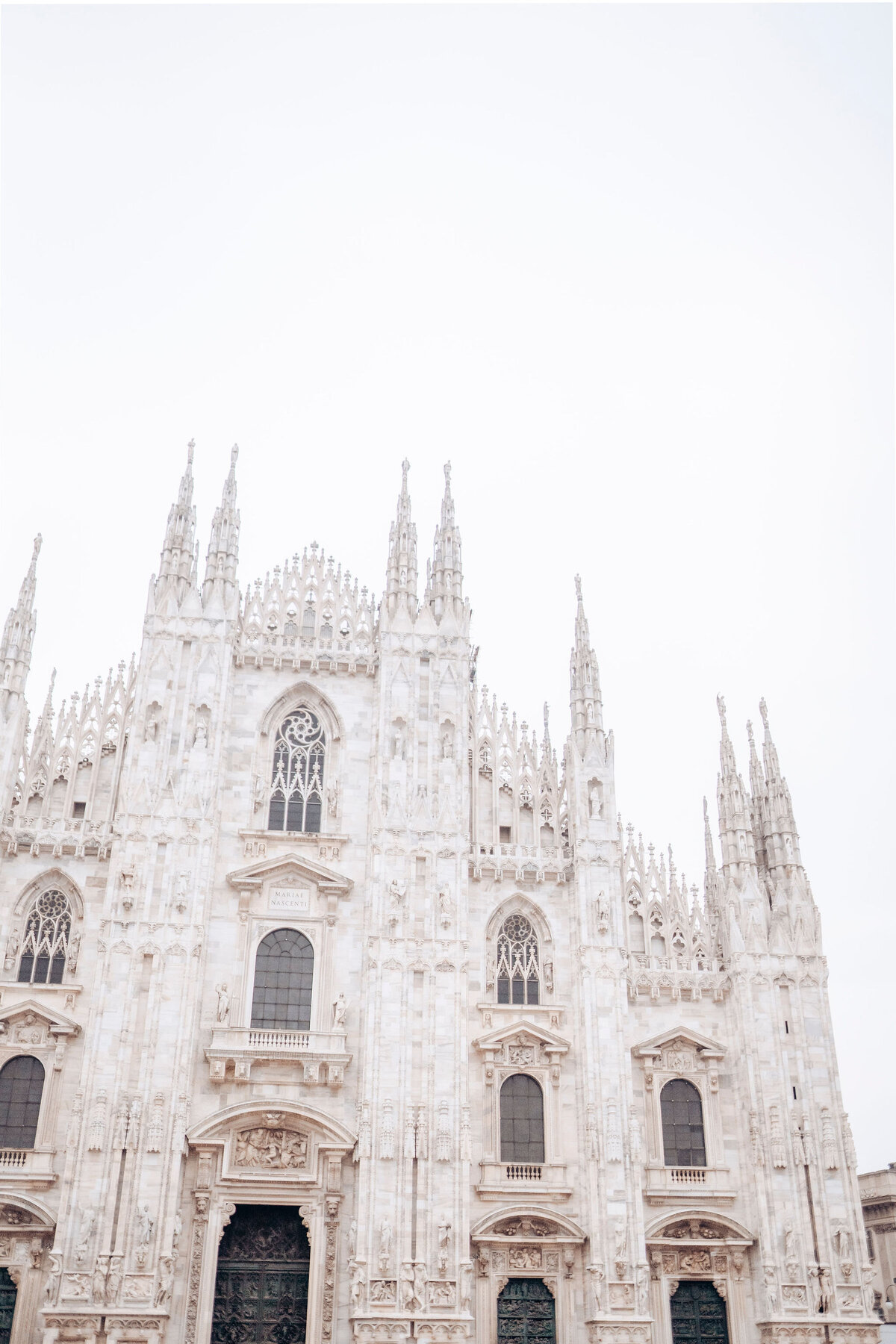018-Milan-Duomo-Inspiration-Love-Story Elopement-Cinematic-Romance-Destination-Wedding-Editorial-Luxury-Fine-Art-Lisa-Vigliotta-Photography