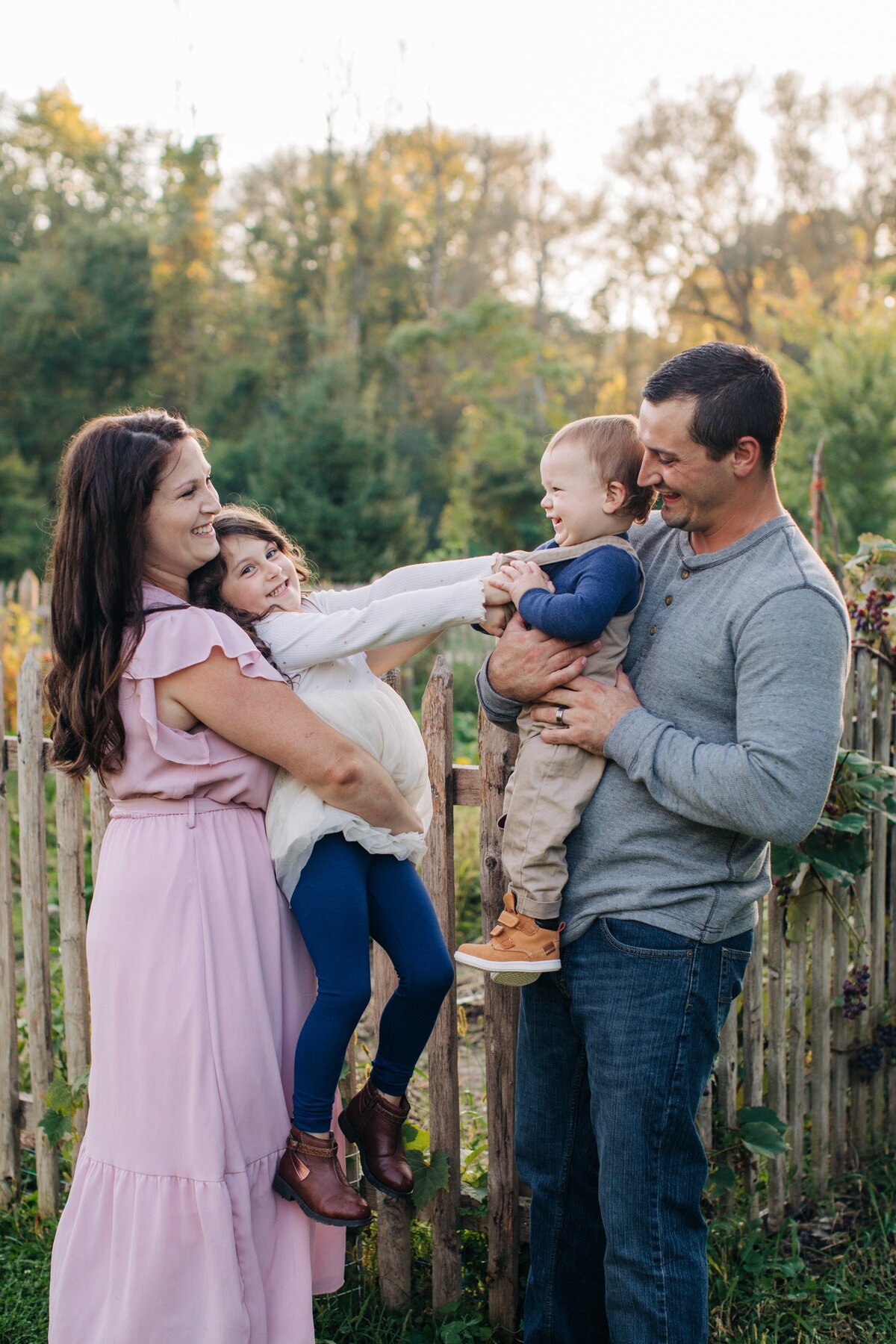 Nature-Inspired-Family-Photos-Milwaukee