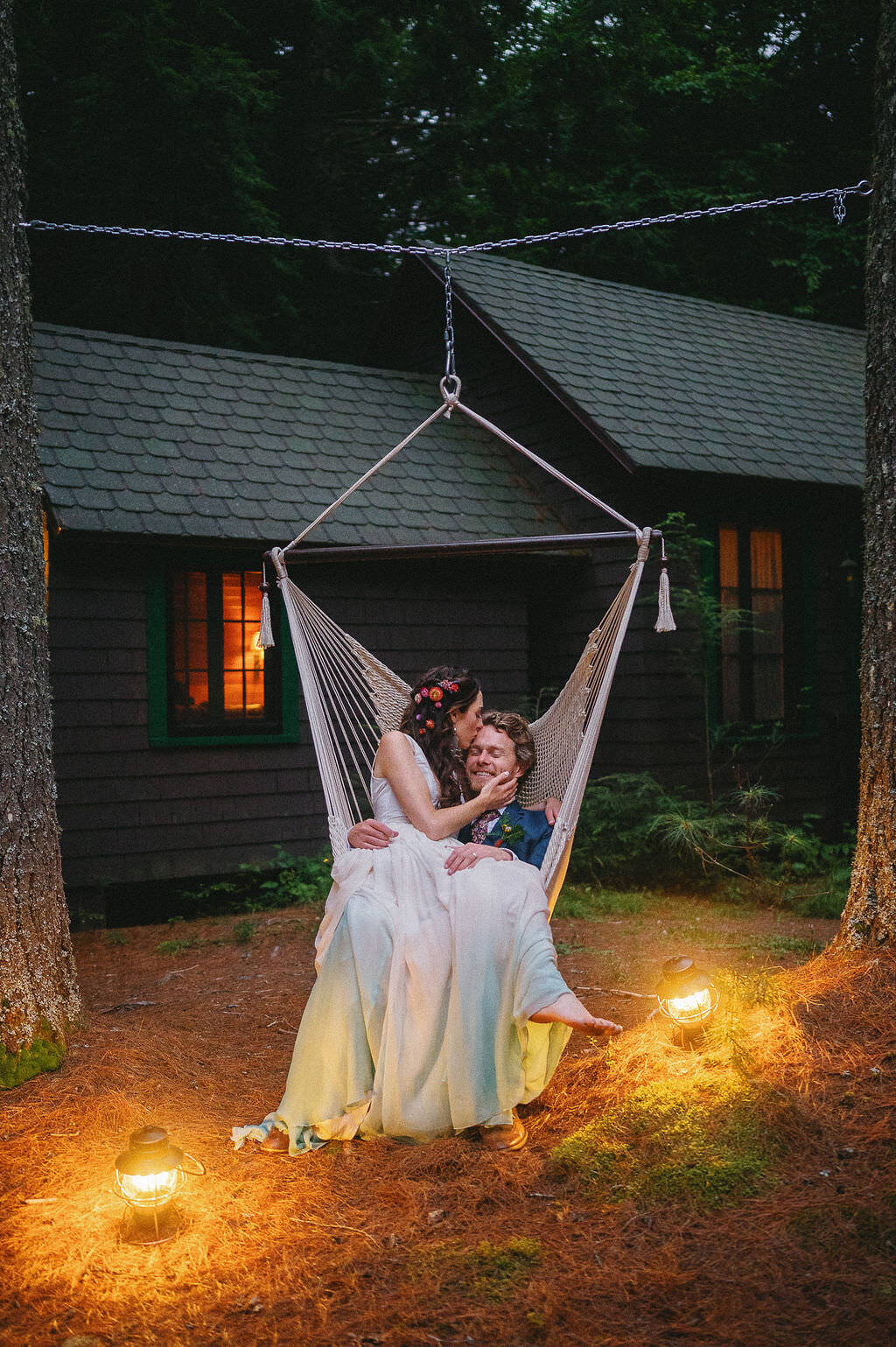 Oregon elopement photographer creating refined, story-driven imagery with editorial, timeless documentary style.